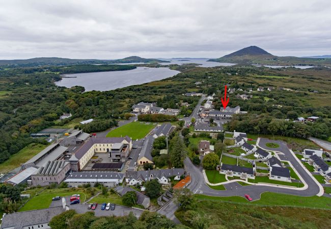 Letterfrack Apartments No.2, Modern Holiday Apartment in Connemara, County Galway