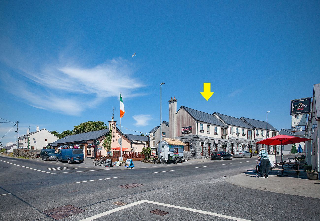 Letterfrack Apartments No.3, Modern Holiday Apartment in Connemara, County Galway