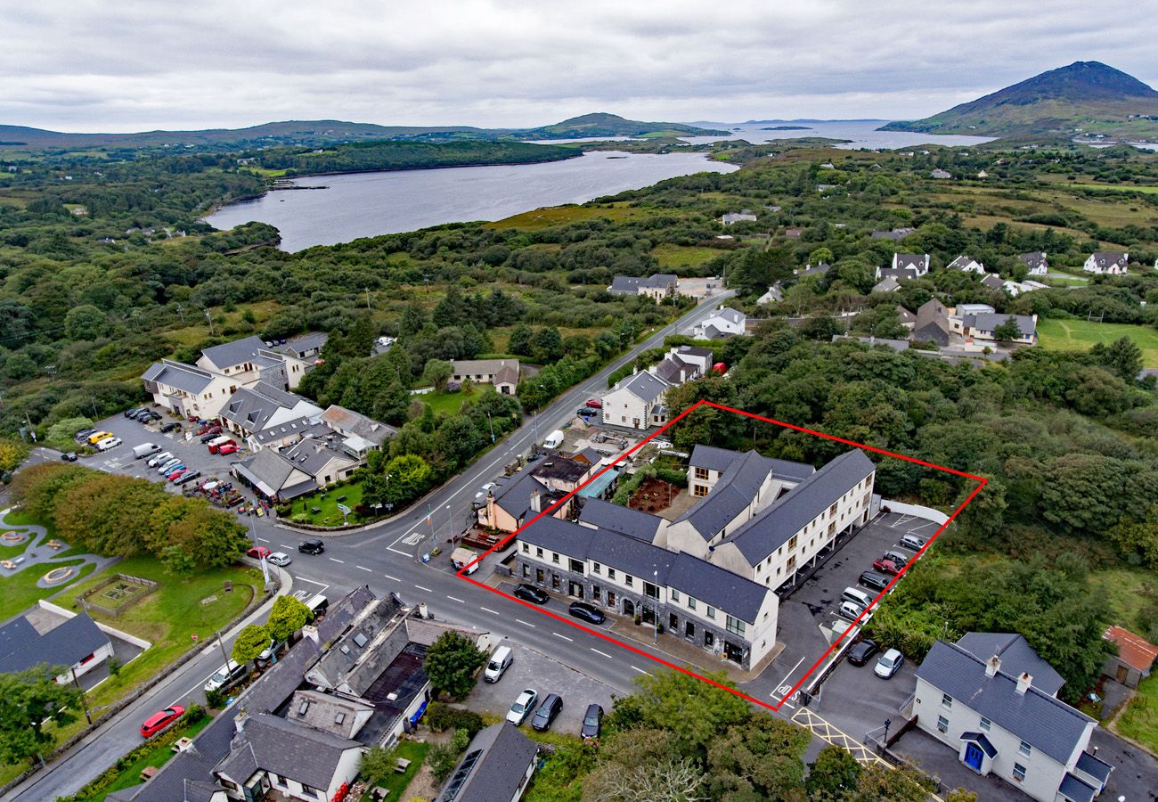 Letterfrack Apartments No.4, Modern Holiday Apartment in Connemara, County Galway