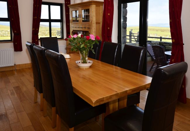 Cashleen Holiday Home, Pretty Coastal Holiday Home in Renvyle, Connemara, County Galway