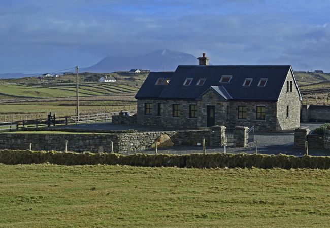 Cashleen Holiday Home, Pretty Coastal Holiday Home in Renvyle, Connemara, County Galway