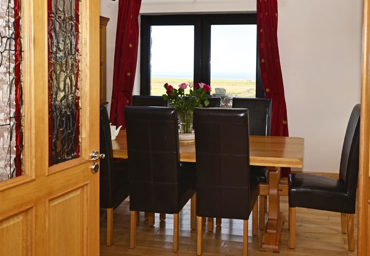 Cashleen Holiday Home, Pretty Coastal Holiday Home in Renvyle, Connemara, County Galway