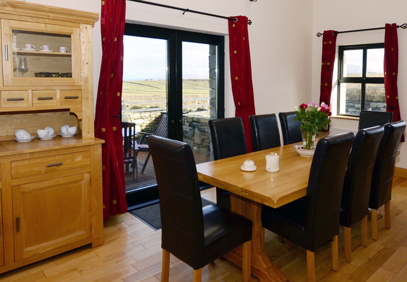 Cashleen Holiday Home, Pretty Coastal Holiday Home in Renvyle, Connemara, County Galway