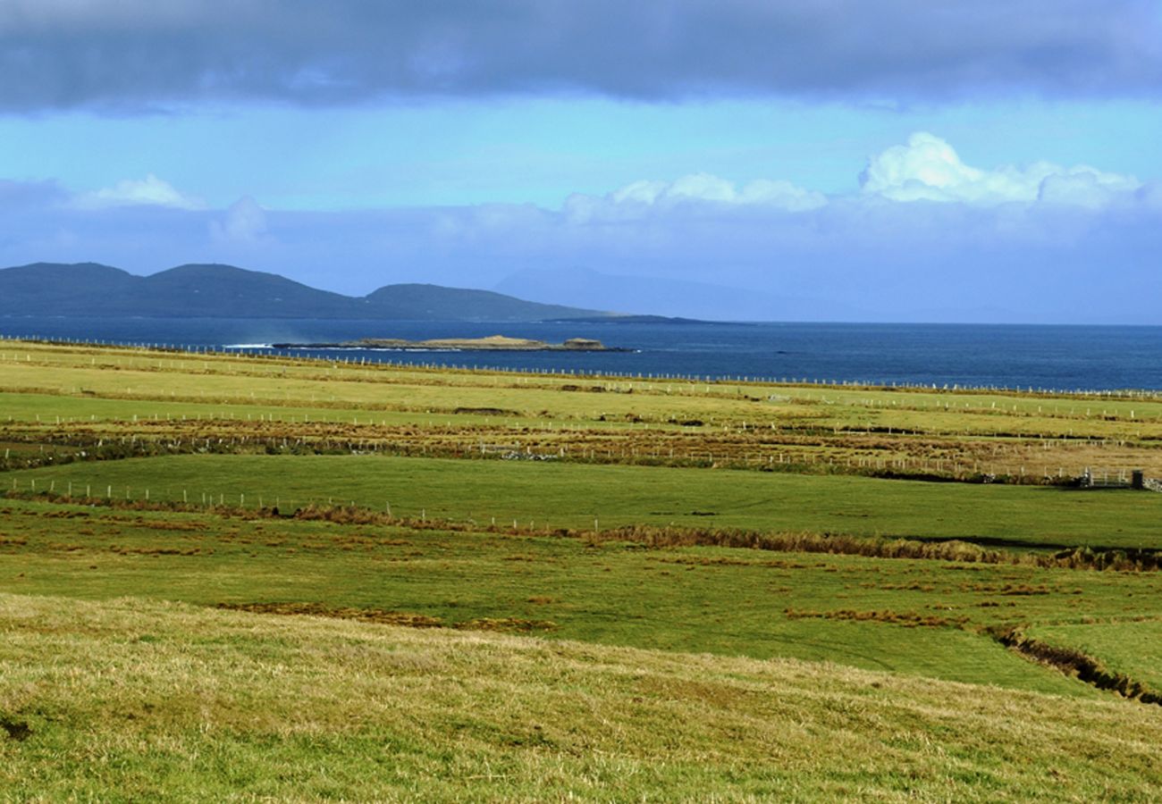 Cashleen Holiday Home, Pretty Coastal Holiday Home in Renvyle, Connemara, County Galway