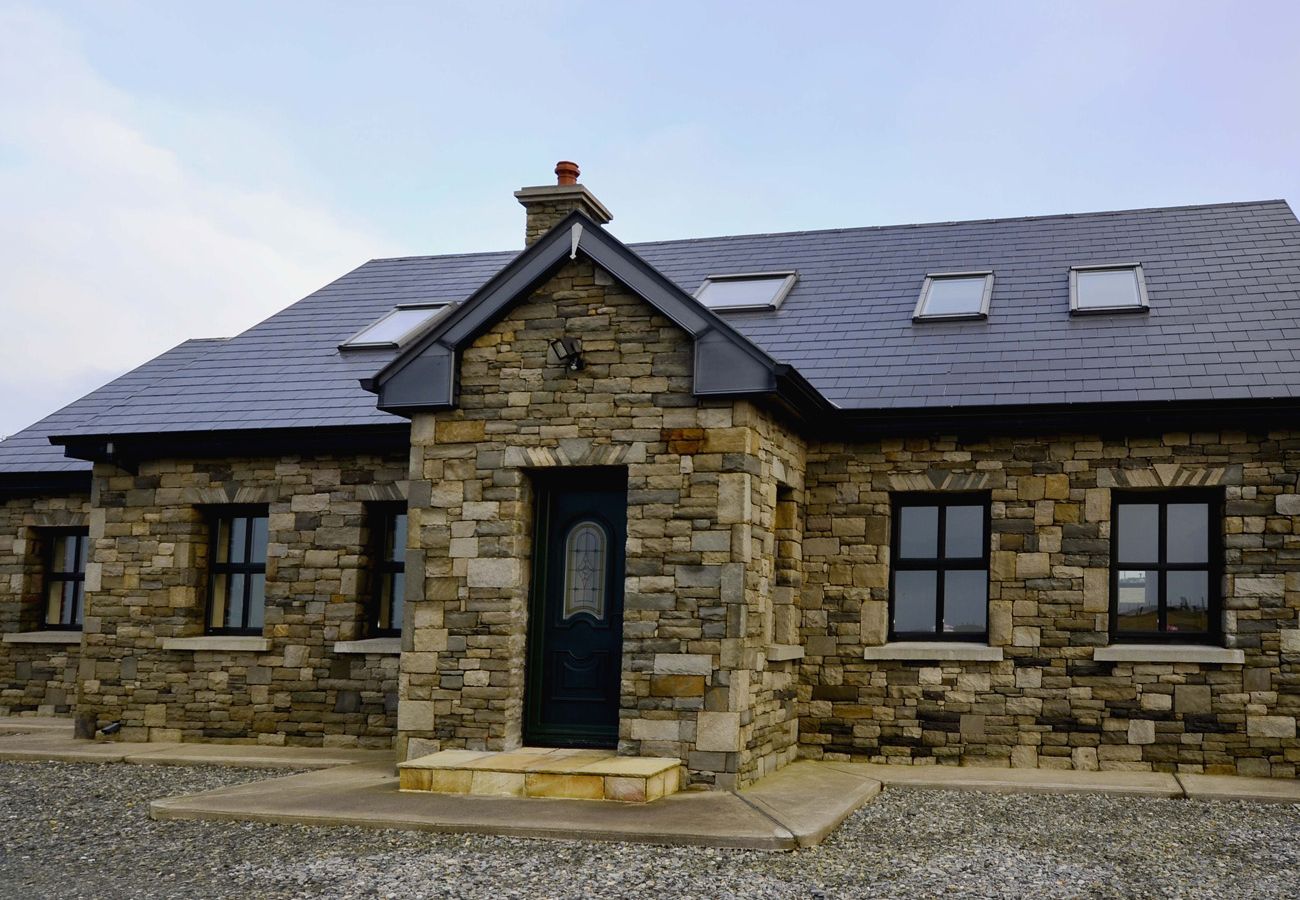 Cashleen Holiday Home, Pretty Coastal Holiday Home in Renvyle, Connemara, County Galway