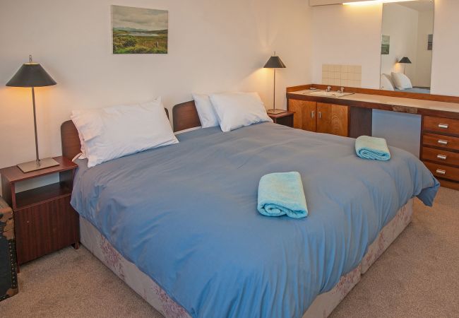 Claddaghduff Holiday Cottage, Pretty Seaside Holiday Cottage in Connemara County Galway   