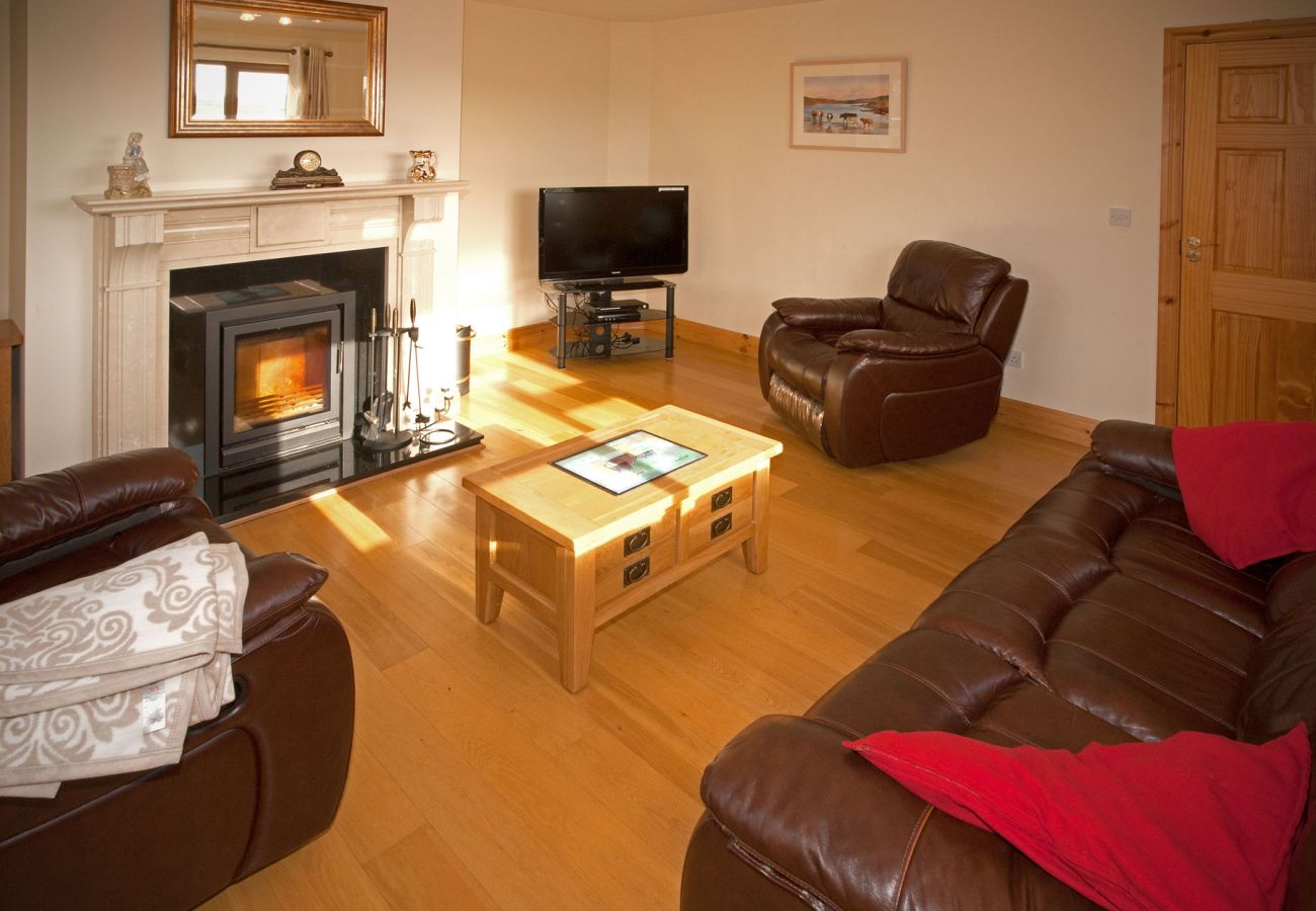 Cleggan Holiday Home, Pretty Coastal Holiday Home in Connemara, County Galway