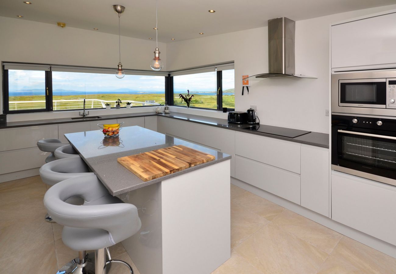 Ballynew Holiday Home, Modern, Coastal Holiday Home in Moyard, Connemara, County Galway