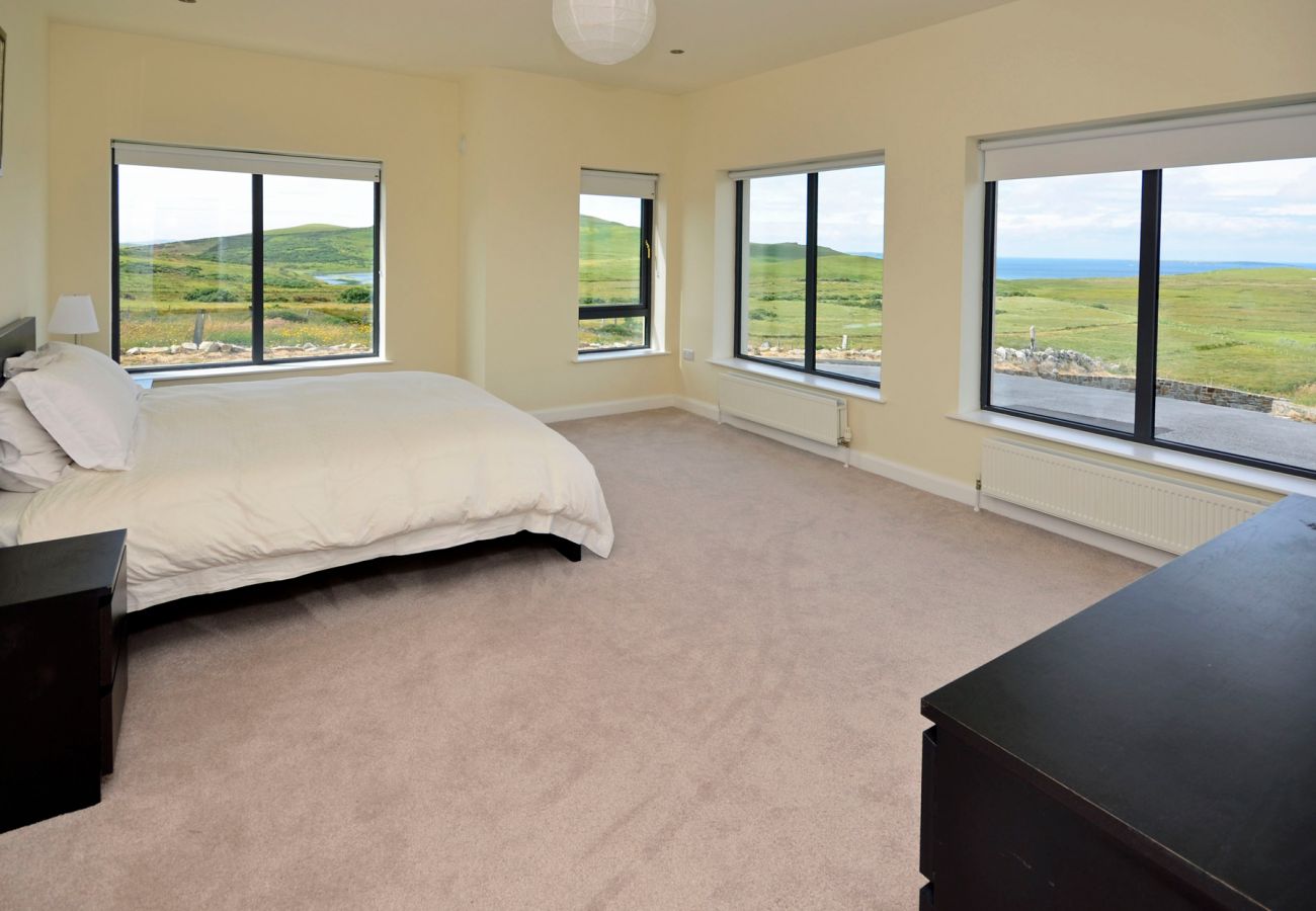 Ballynew Holiday Home, Modern, Coastal Holiday Home in Moyard, Connemara, County Galway