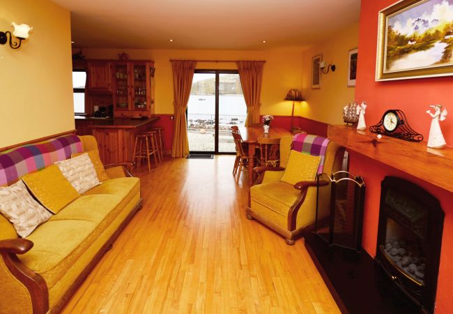 Cleggan Harbourside Holiday Home, Unique Holiday Home in Connemara, County Galway