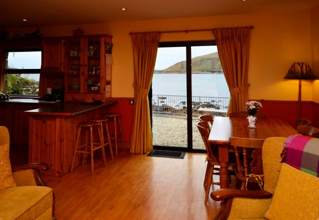 Cleggan Harbourside Holiday Home, Unique Holiday Home in Connemara, County Galway