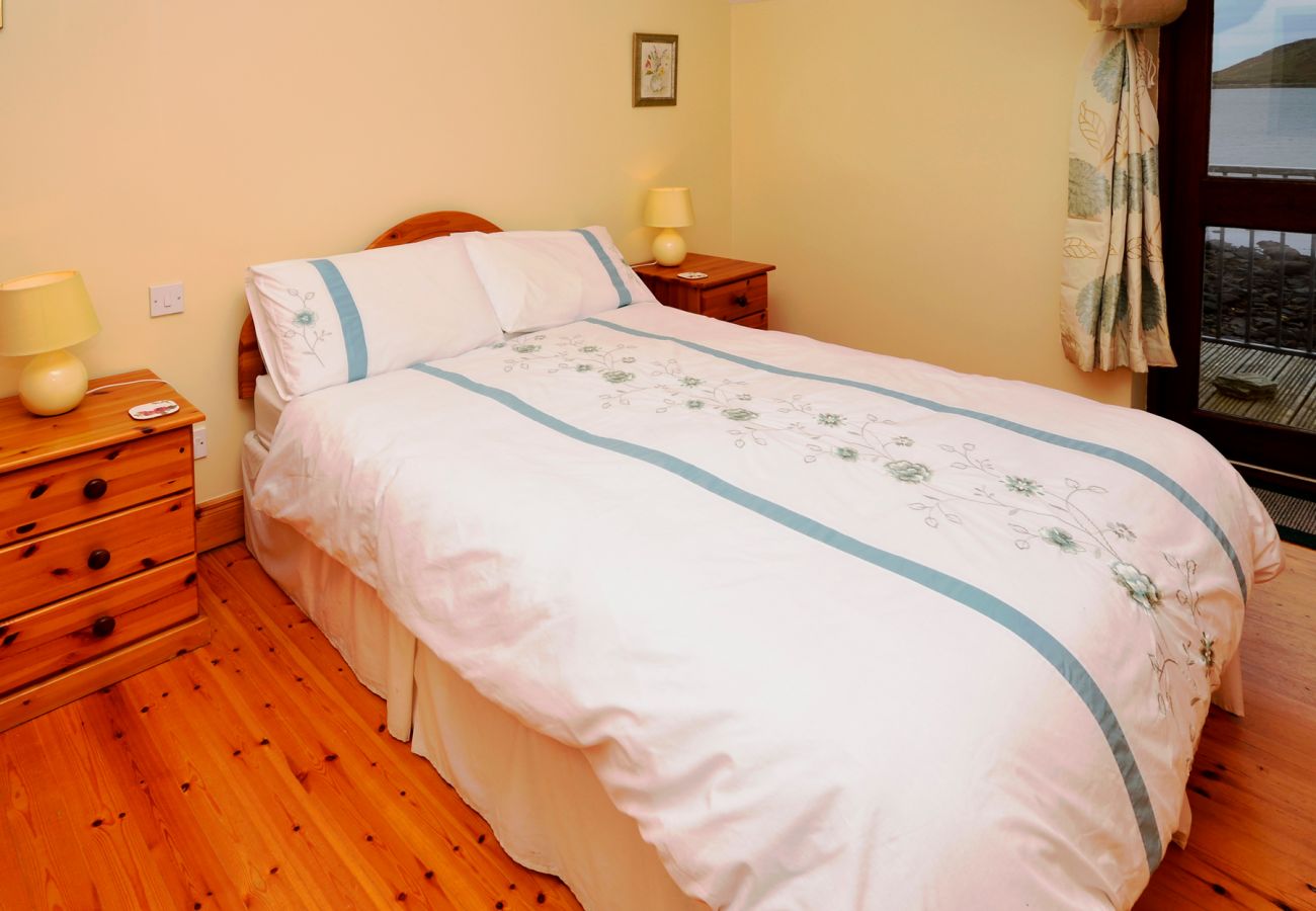 Cleggan Harbourside Holiday Home, Unique Holiday Home in Connemara, County Galway