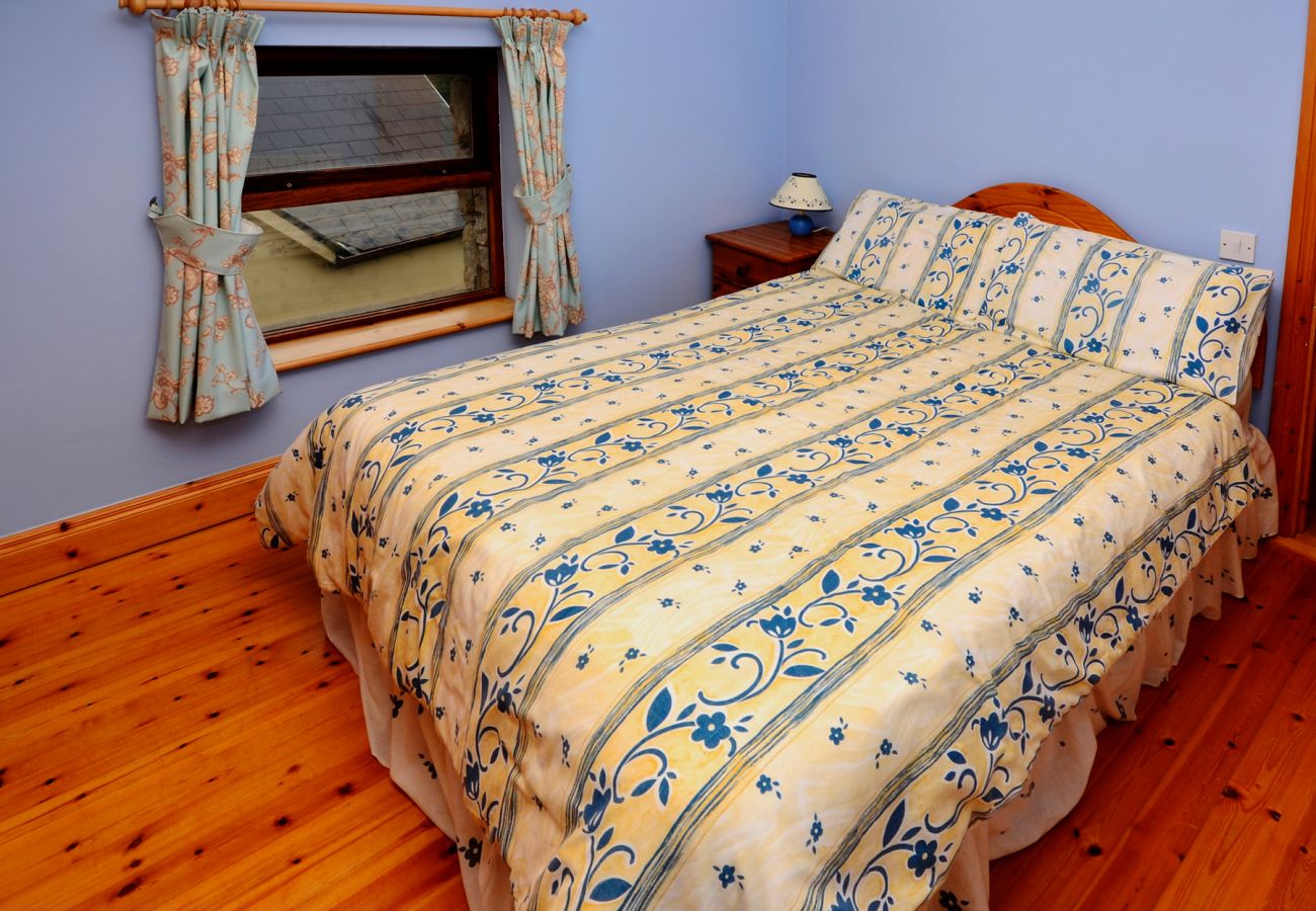 Cleggan Harbourside Holiday Home, Unique Holiday Home in Connemara, County Galway