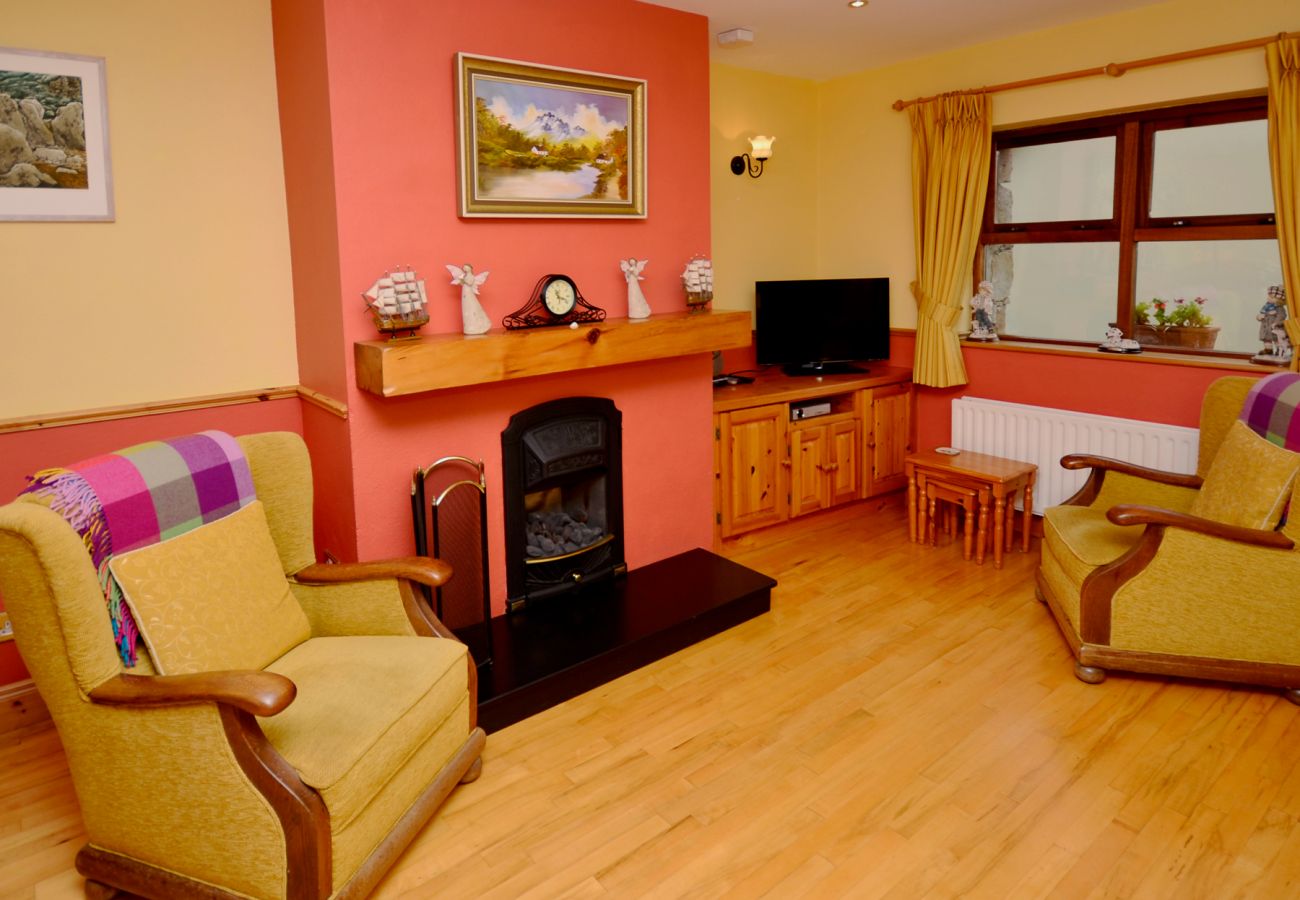 Cleggan Harbourside Holiday Home, Unique Holiday Home in Connemara, County Galway