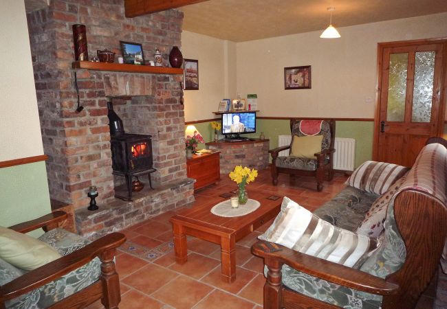 Sheans Holiday Cottage, Pretty, Self-Catering Holiday Accommodation, Killarney, County Kerry