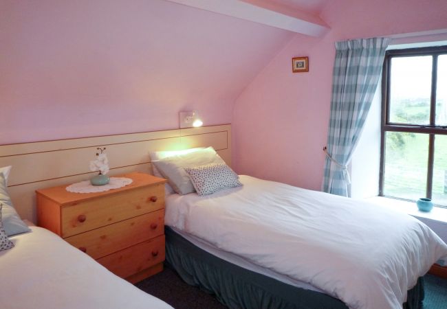 Sheans Holiday Cottage, Pretty, Self-Catering Holiday Accommodation, Killarney, County Kerry