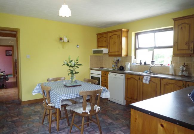 Sheans Holiday Cottage, Pretty, Self-Catering Holiday Accommodation, Killarney, County Kerry