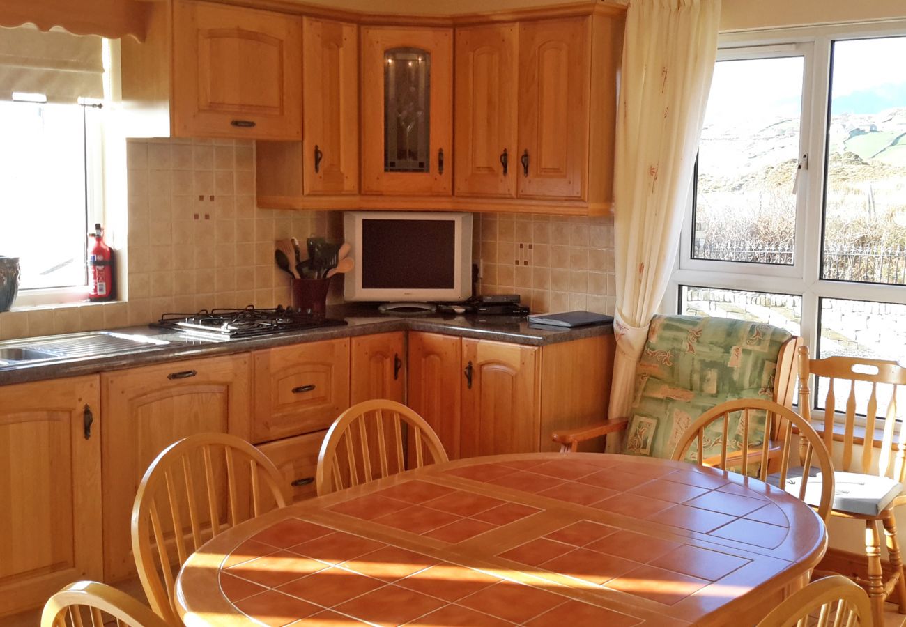 Harefield Holiday Home, Large Seaside Holiday Accommodation beside Kilcar in County Donegal