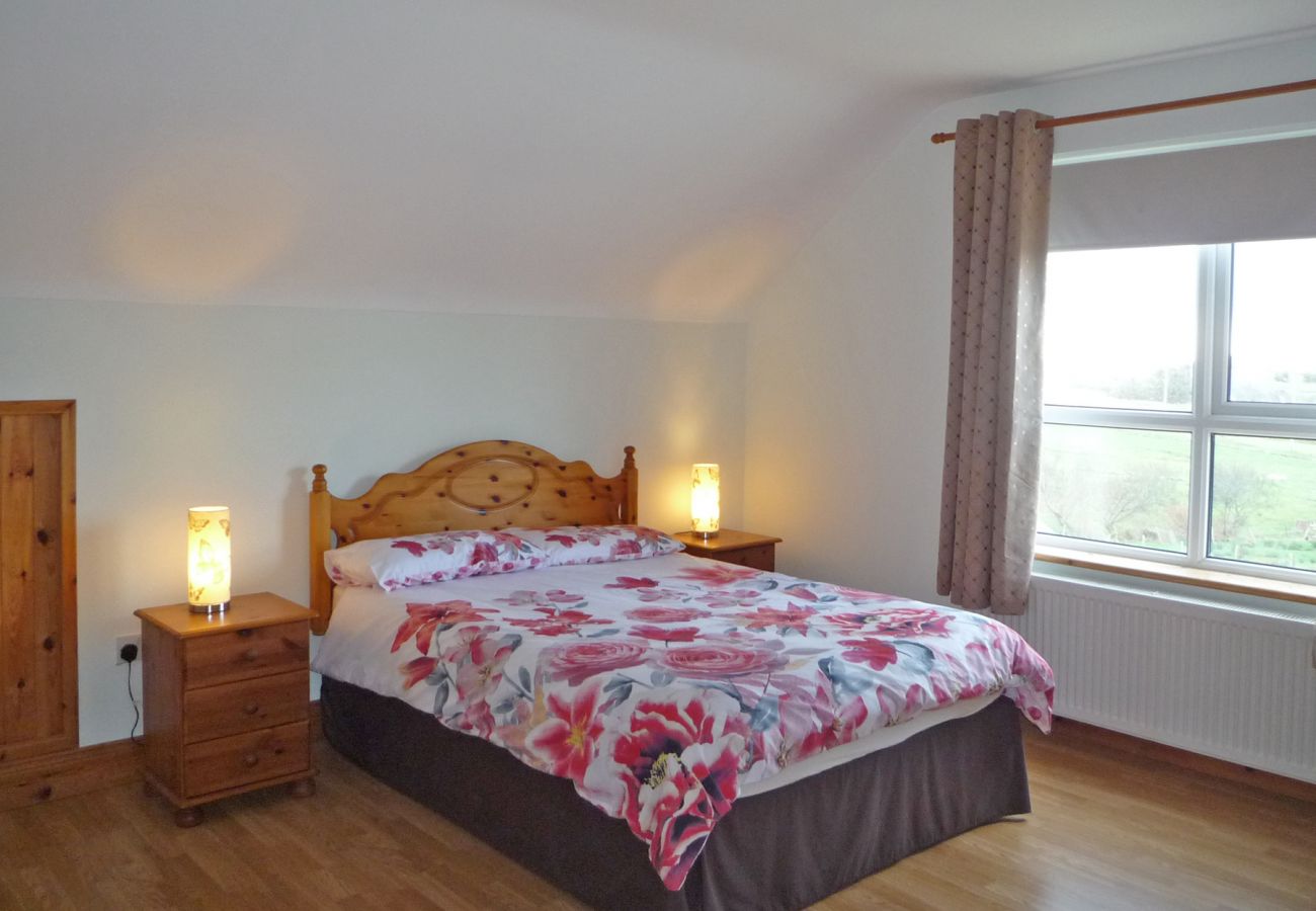 Harefield Holiday Home, Large Seaside Holiday Accommodation beside Kilcar in County Donegal