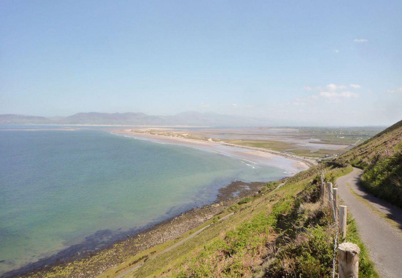 Rossbeigh Strand, Glenbeigh, County Kerry © Fáilte Ireland