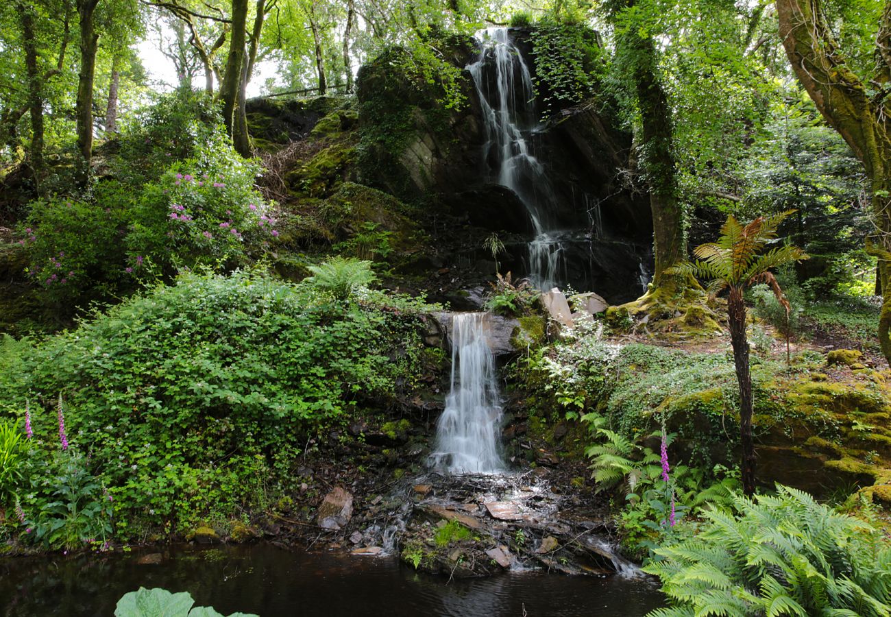 Kells Bay Gardens Waterfall, County Kerry © Tourism Ireland