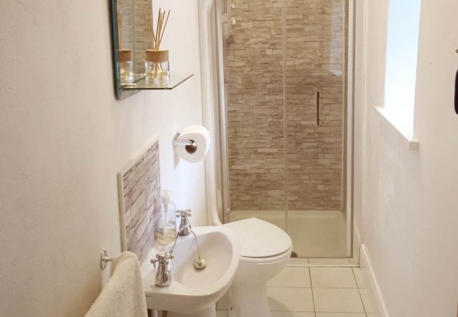 Bathroom in Kizzie Cottage, A Self Catering Holiday Home in Killorglin, County Kerry