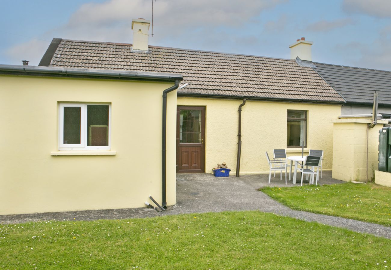 Garden Cottage Tipperary, Rural Pet-Friendly Holiday Accommodation Available in Cahir, County Tipperary