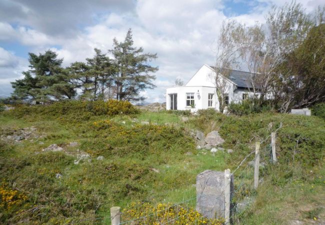 Ti Mhaggie Holiday Cottage,  Coastal Self Catering holiday home in Connemara, County Galway
