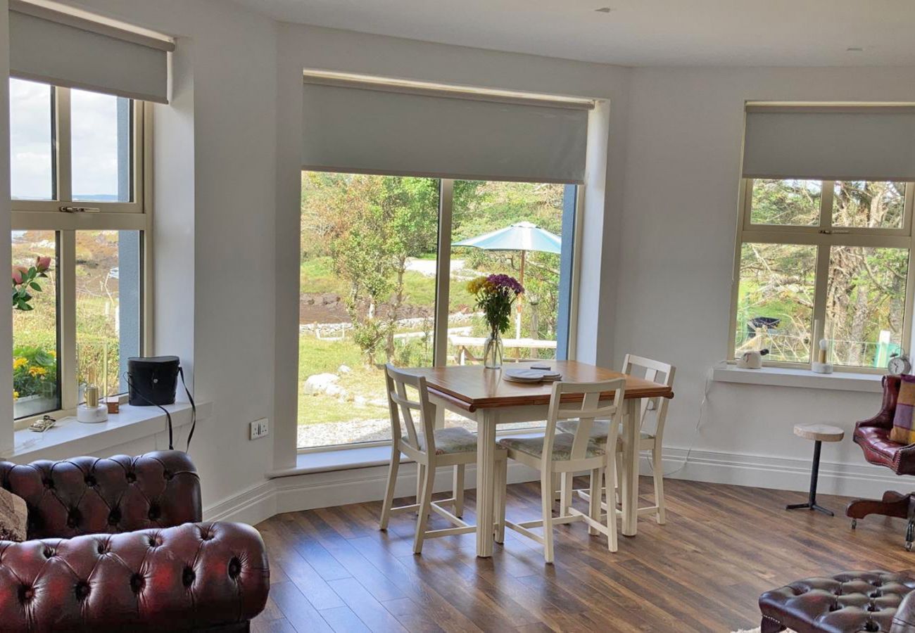 Ti Mhaggie Holiday Cottage,  Coastal Self Catering holiday home in Connemara, County Galway