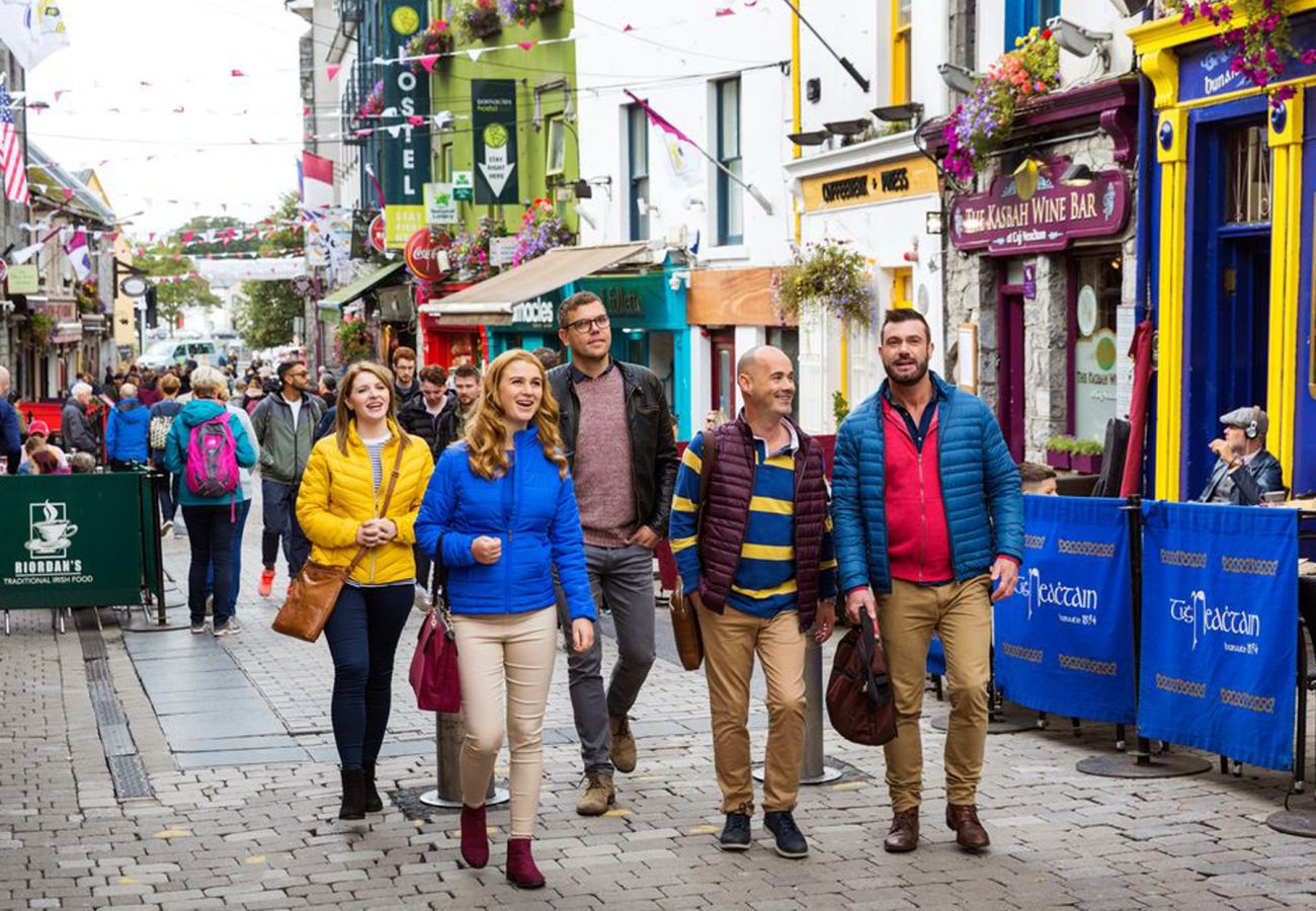 Delegates Enjoying a City Break in Galway ©  Failte Ireland