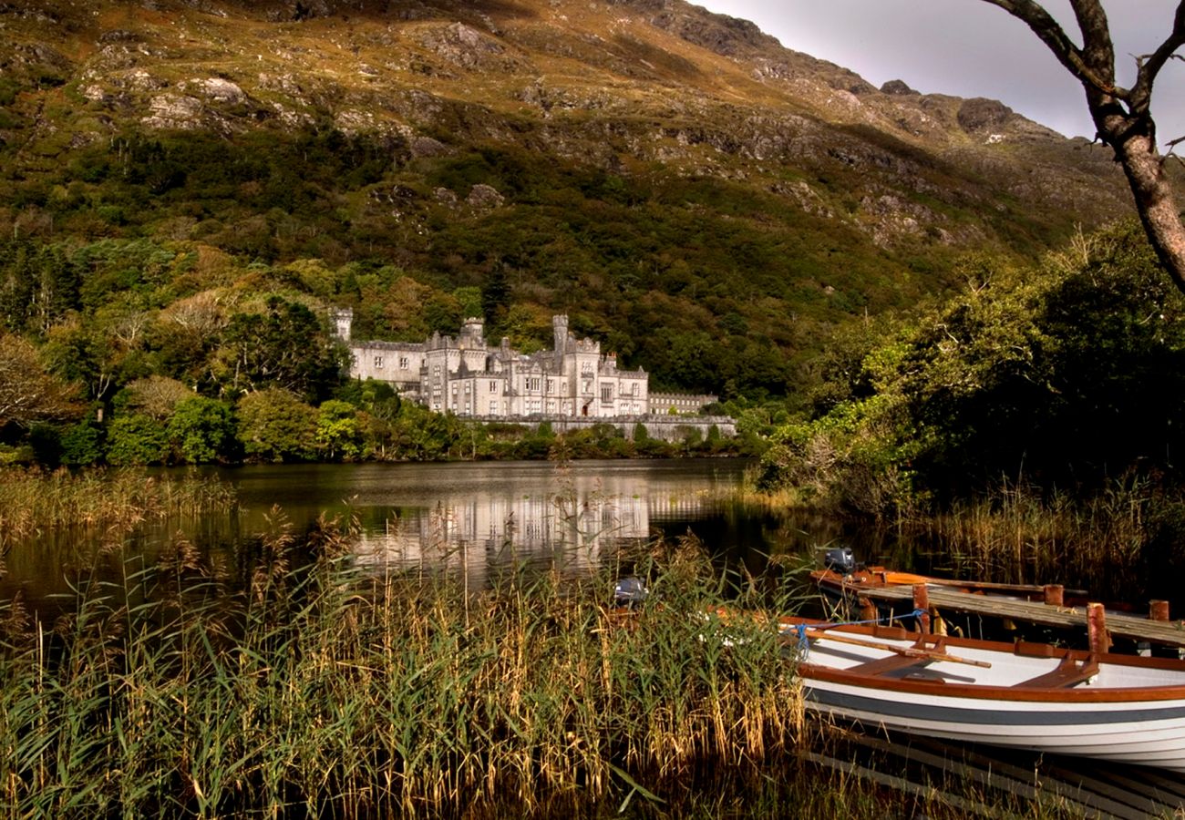 Kylemore Abbey and Victorian Walled Garden Connemara Galway © Tourism Ireland