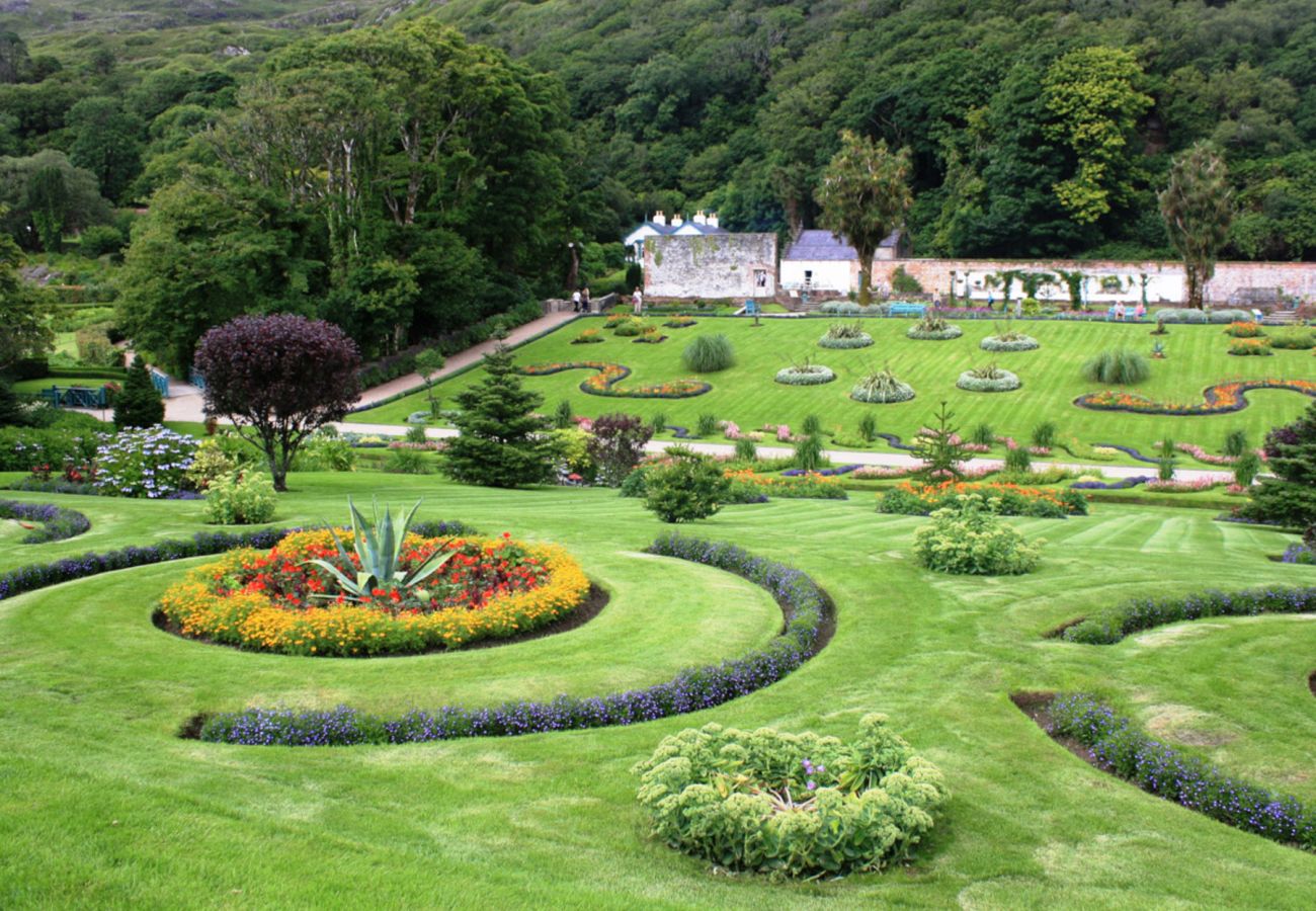 Kylemore Abbey Connemara Galway © Trident Holiday Homes