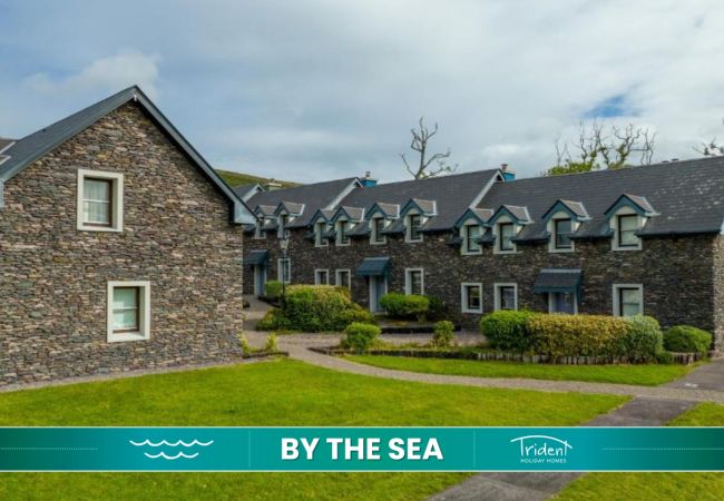 Dingle Courtyard Cottages, holiday home by the sea, Dingle, County Kerry