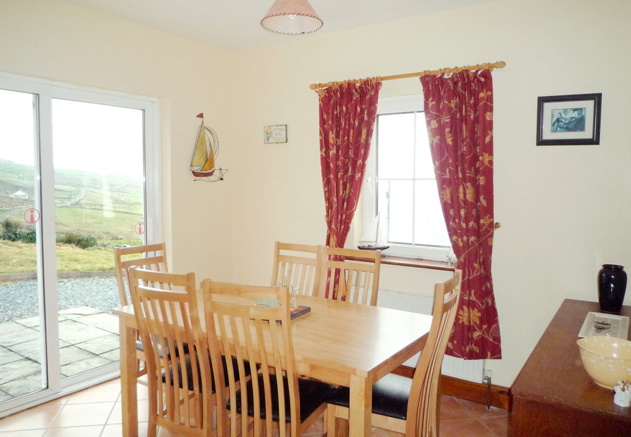 Allaghee Mor Holiday Home, Seaside Holiday Accommodation Available in Ballinskelligs County Kerry