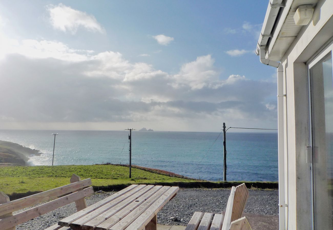 Allaghee Mor Holiday Home, Seaside Holiday Accommodation Available in Ballinskelligs County Kerry