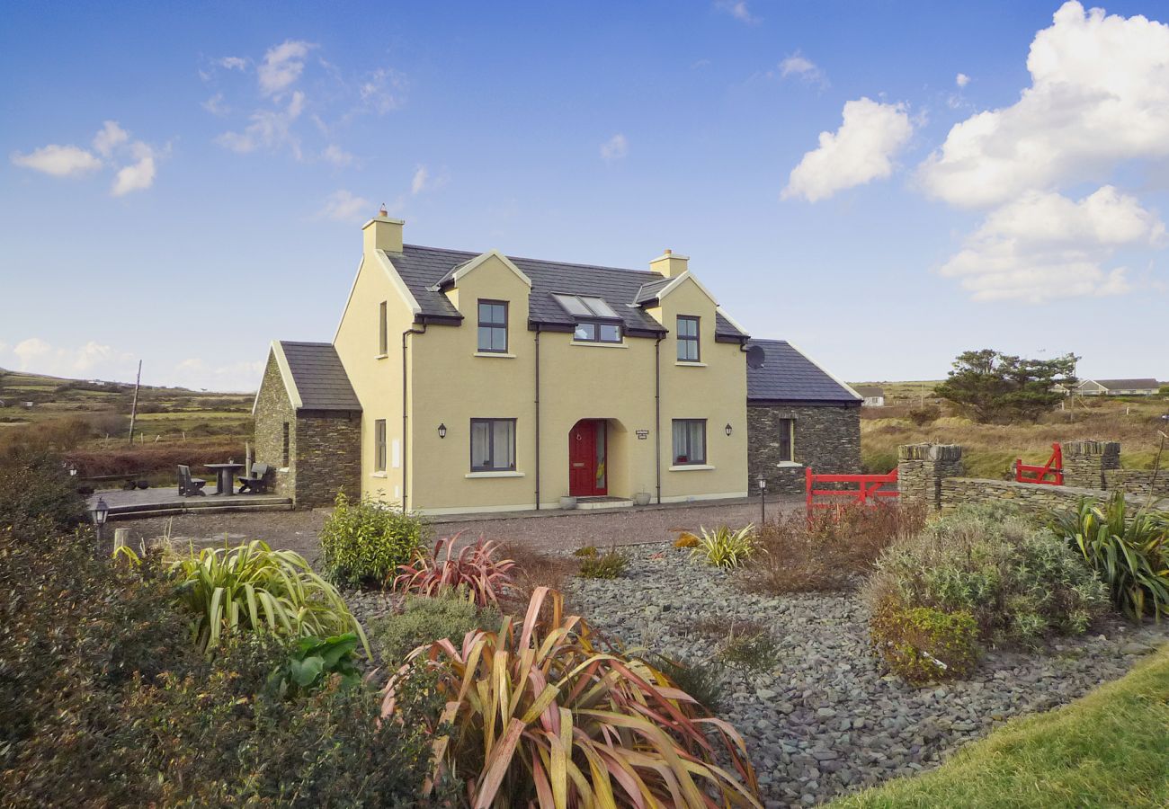 Fourteens Holiday Home, Seaside Holiday Accommodation Available in Ballinskelligs County Kerry