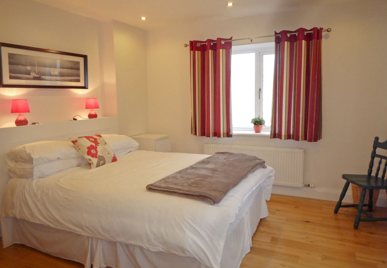 Fourteens Holiday Home, Seaside Holiday Accommodation Available in Ballinskelligs County Kerry