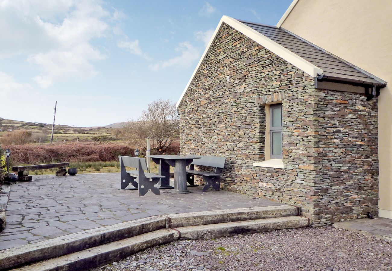 Fourteens Holiday Home, Seaside Holiday Accommodation Available in Ballinskelligs County Kerry