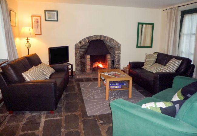 Stone Cottage, Seaside Holiday Accommodation Available in Kenmare County Kerry