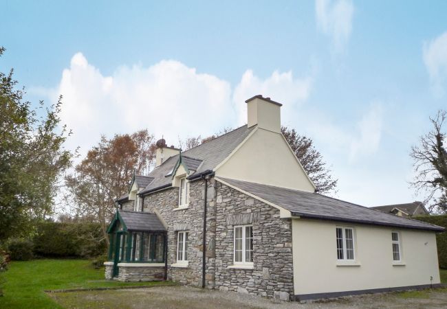 Stone Cottage, Seaside Holiday Accommodation Available in Kenmare County Kerry