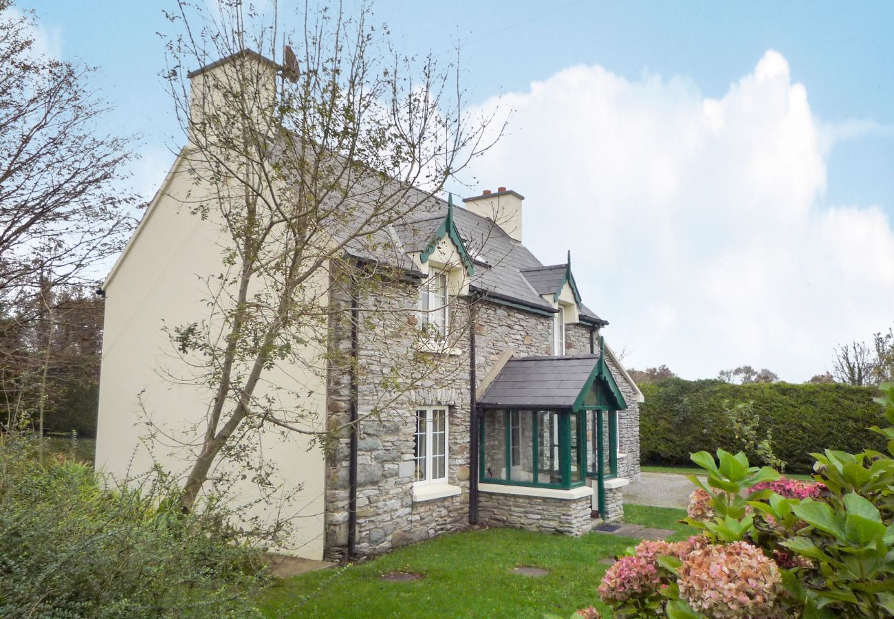 Stone Cottage, Seaside Holiday Accommodation Available in Kenmare County Kerry