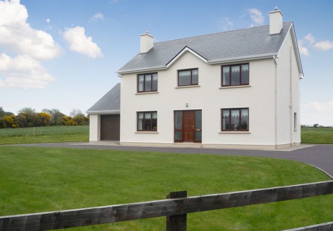 Boherbue Holiday Home Large Pet Friendly Holiday Accommodation near Mallow, County Cork