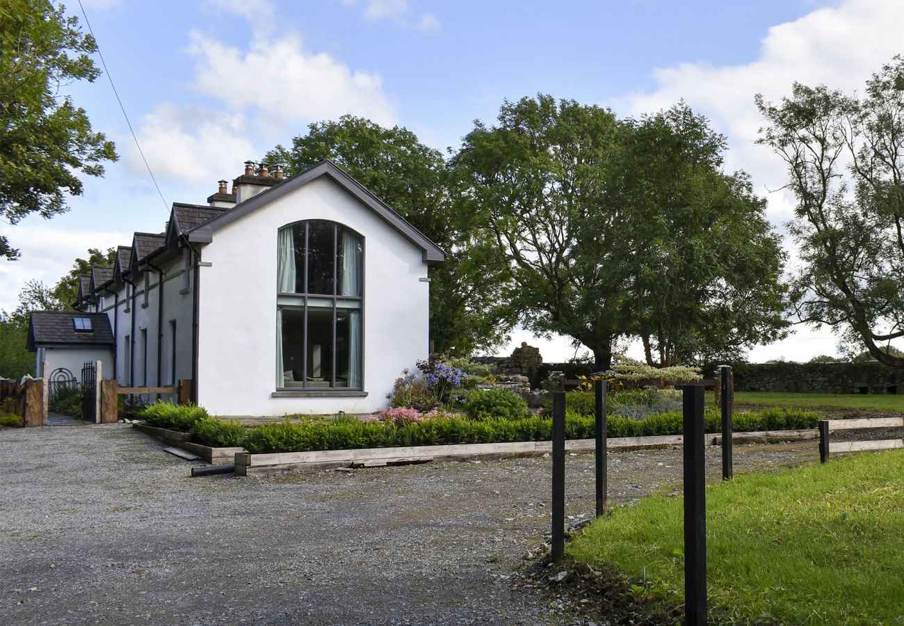 Ballyquirke House, Large and Luxury Holiday Accommodation in Moycullen, Connemara, County Galway