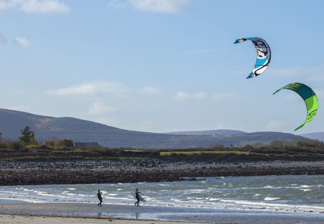 Kitesurfing on Traught Beach, Kinvara, Co Galway ©Failte Ireland © Courtesy of Stephen Duffy