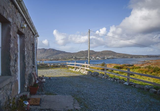 Bridies Cottage, Sea View Holiday Accommodation on Inishnee Peninsula, Roundstone, County Galway