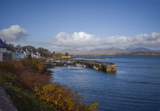 Picturesque  village of Roundstone, County Galway