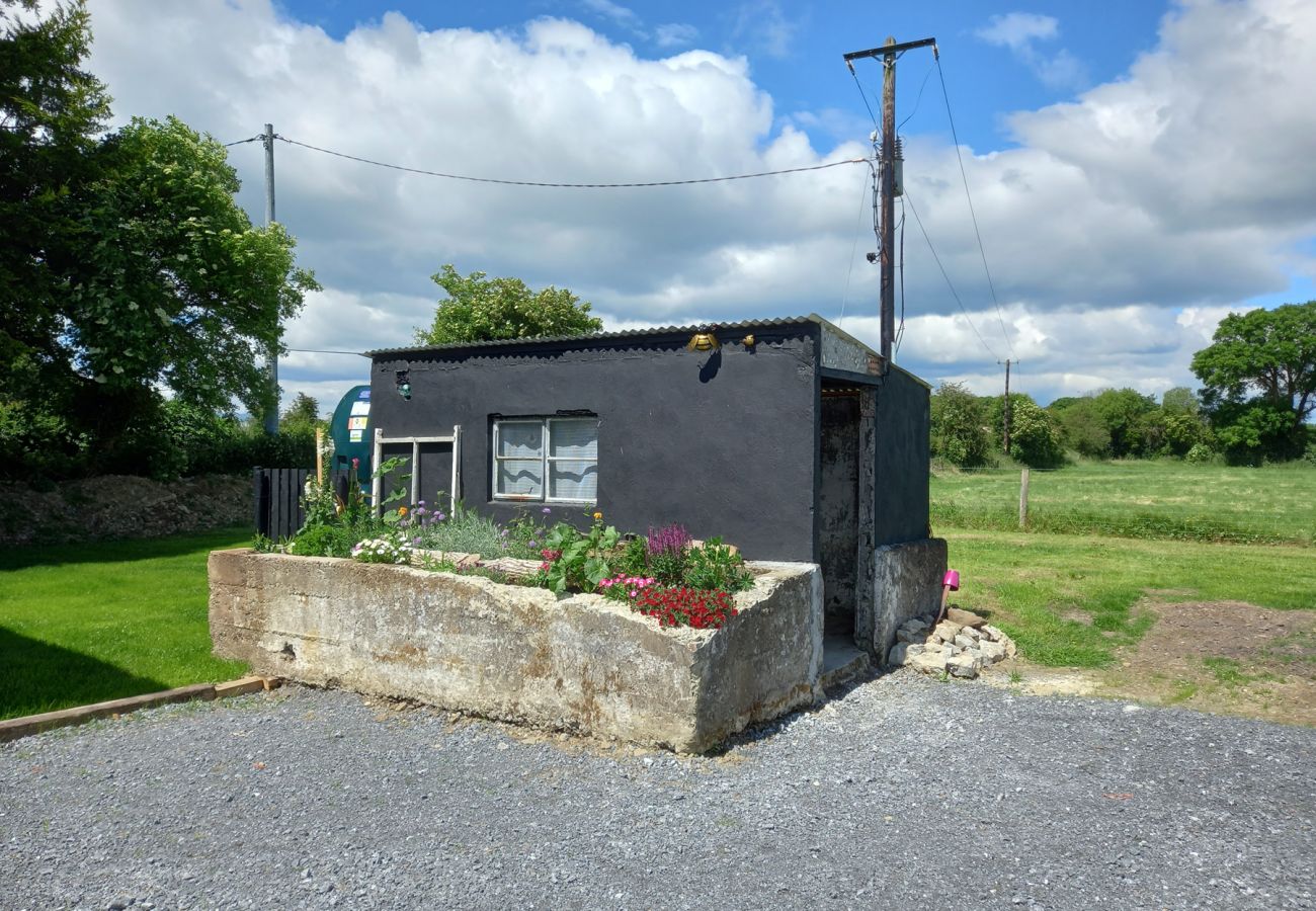 Rowan House, Pretty Secluded Holiday Accommodation near Castleisland, County Kerry