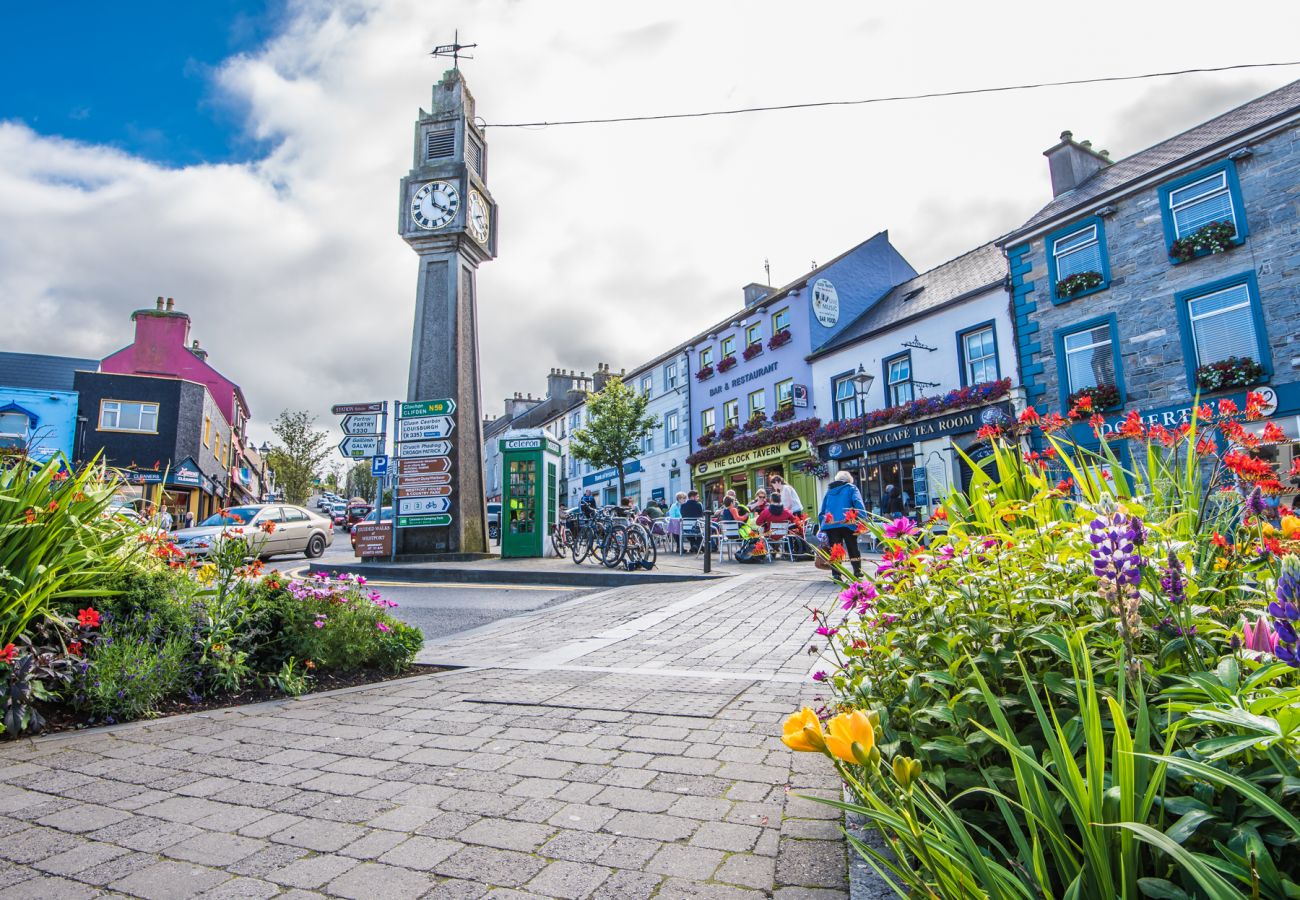 Westport Town Clock, Westport Town, County Mayo © Pawel Sadowski