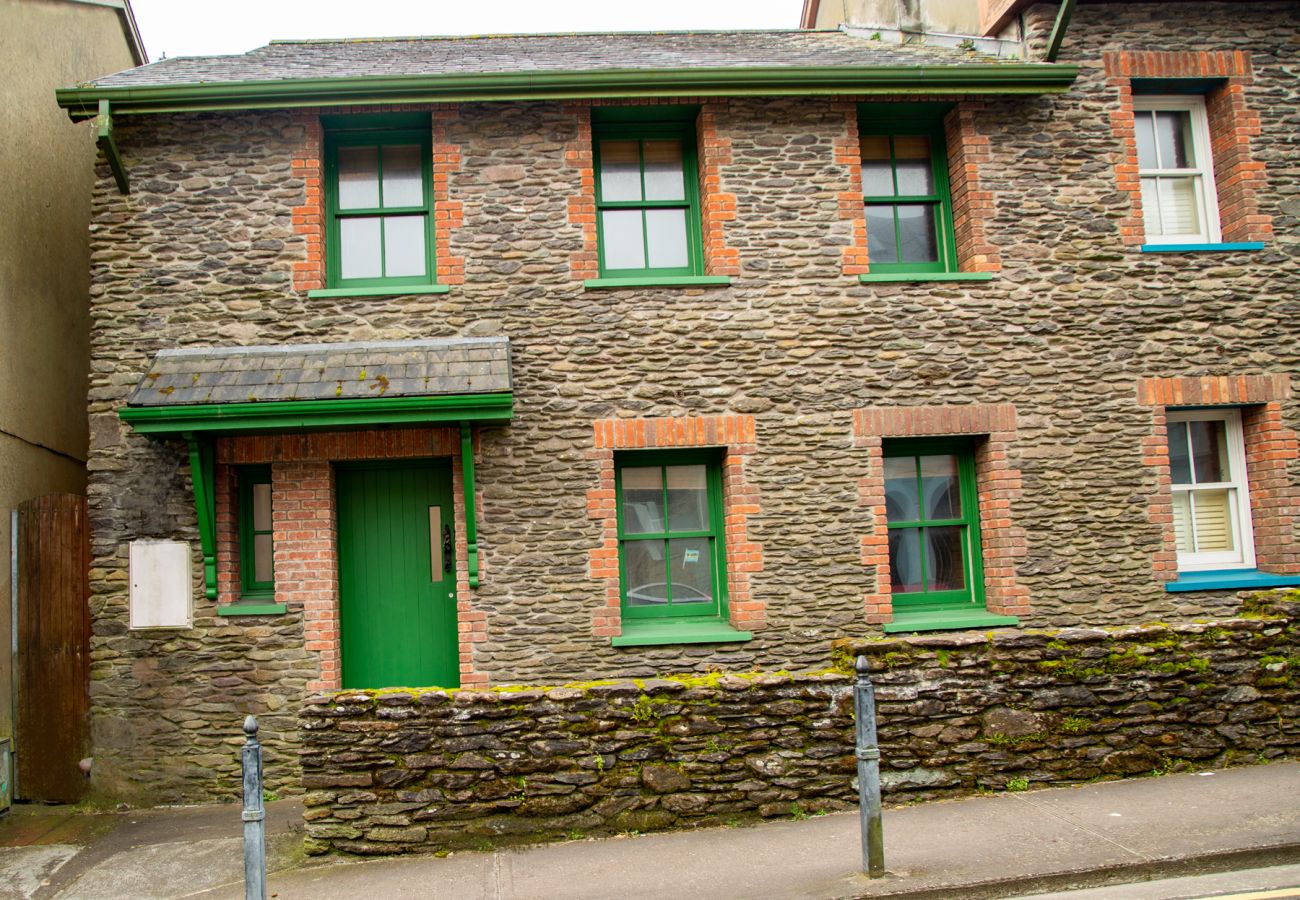 Family Self-Catering Dingle Town Holiday Home, Dingle, County Kerry