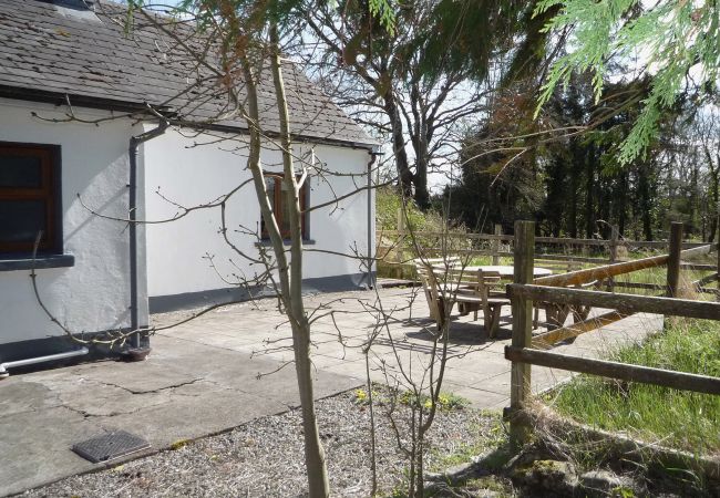Pretty Self-Catering Holiday Cottage Clydagh Lodge near Castlebar, County Mayo